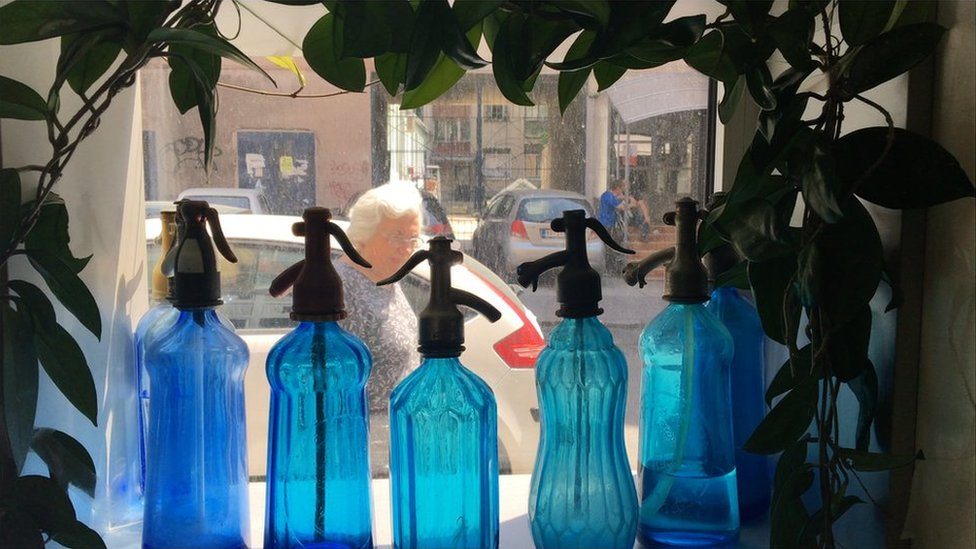 Zatvara se poslednja prodavnica sode u centru Beograda 1 Sifoni