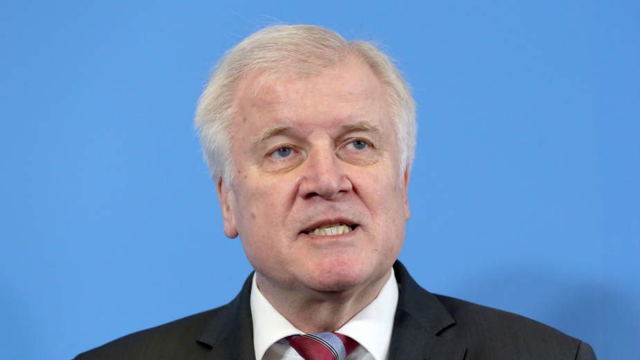 Horst Zeehofer, loša vest za Nemačku 1