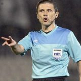 "Ljudi u crnom" zaustavili loptu 8