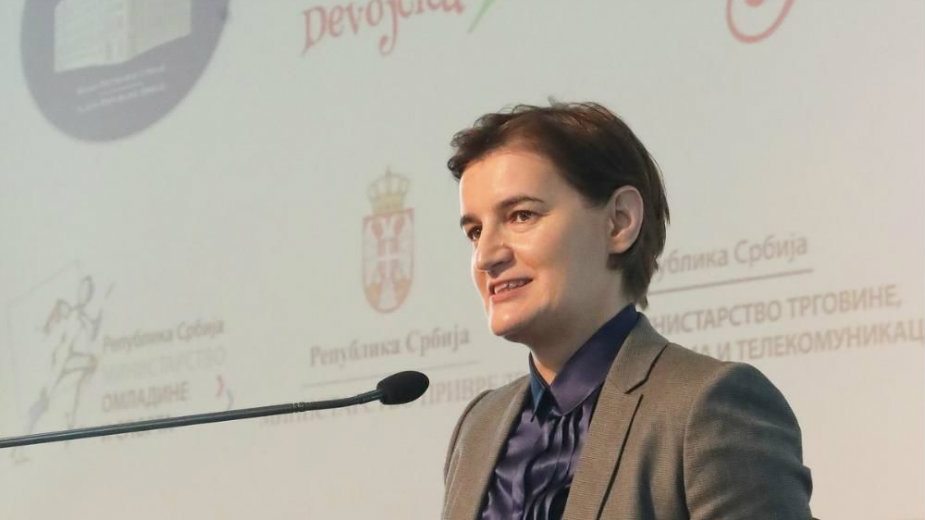 Brnabić: Upisivanje više devojčica u IT sektor 1