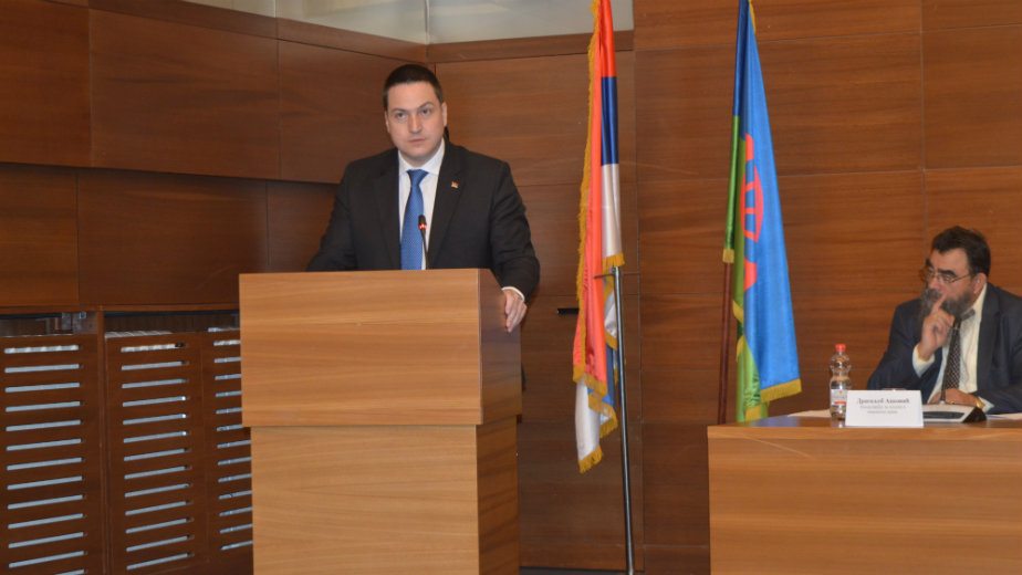 Ružić: Vlada rešena da unapredi položaj Roma 1