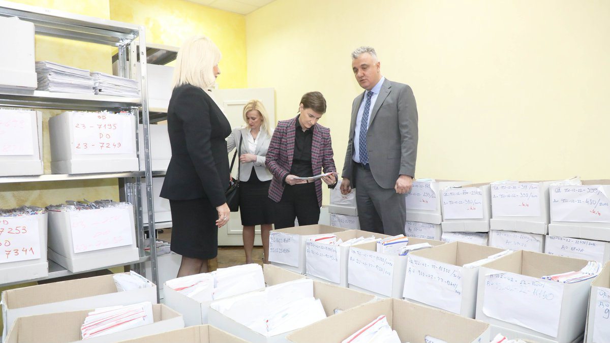 Brnabić o nelegalnom objektu: Da idem tamo sa čekićem? 1