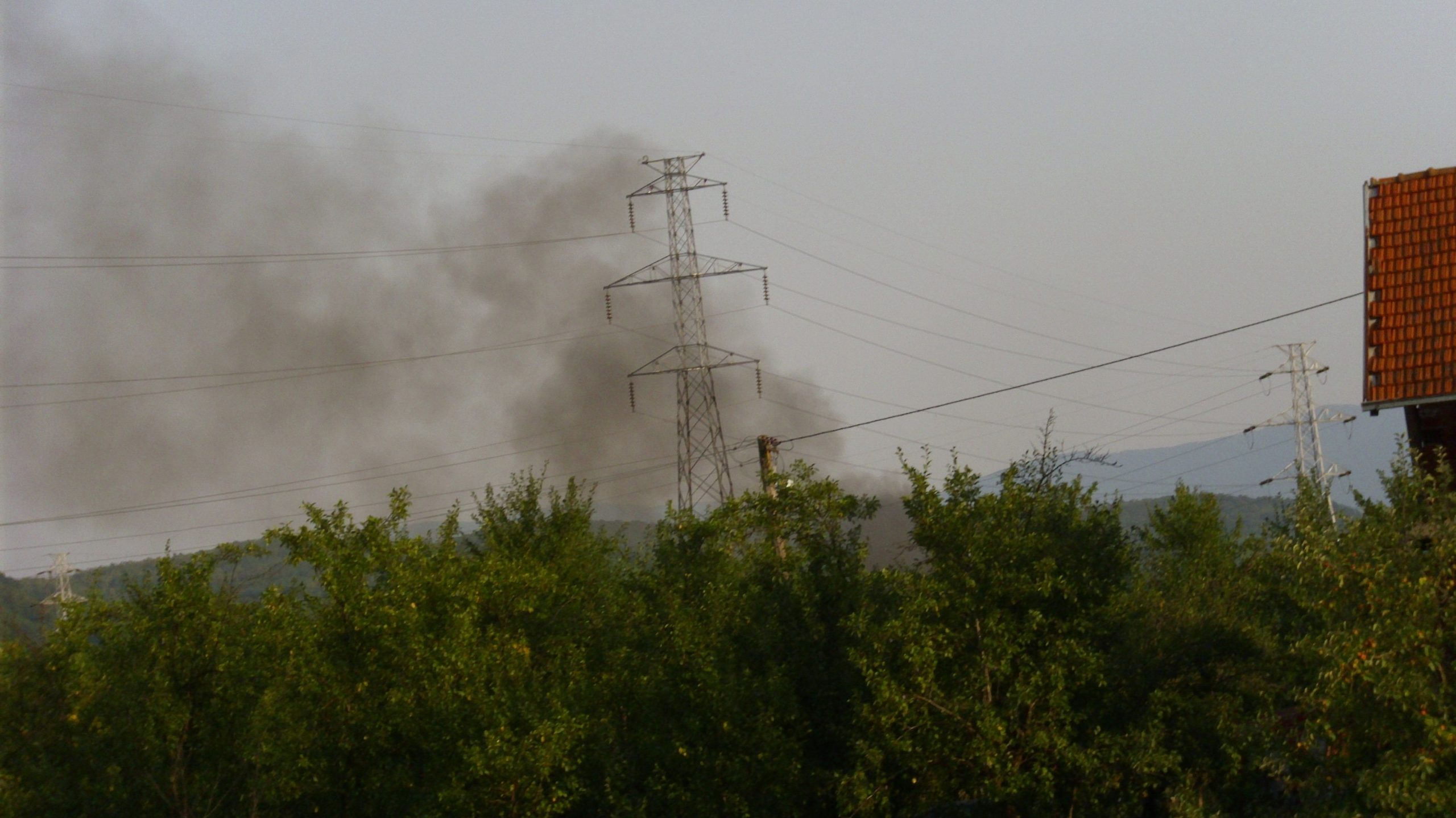 Nekoliko požara u fabrici nameštaja u Leskovcu 1