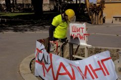 Kad se skloni paravan, iza ULUS-a ostaje samo govno (FOTO) 11