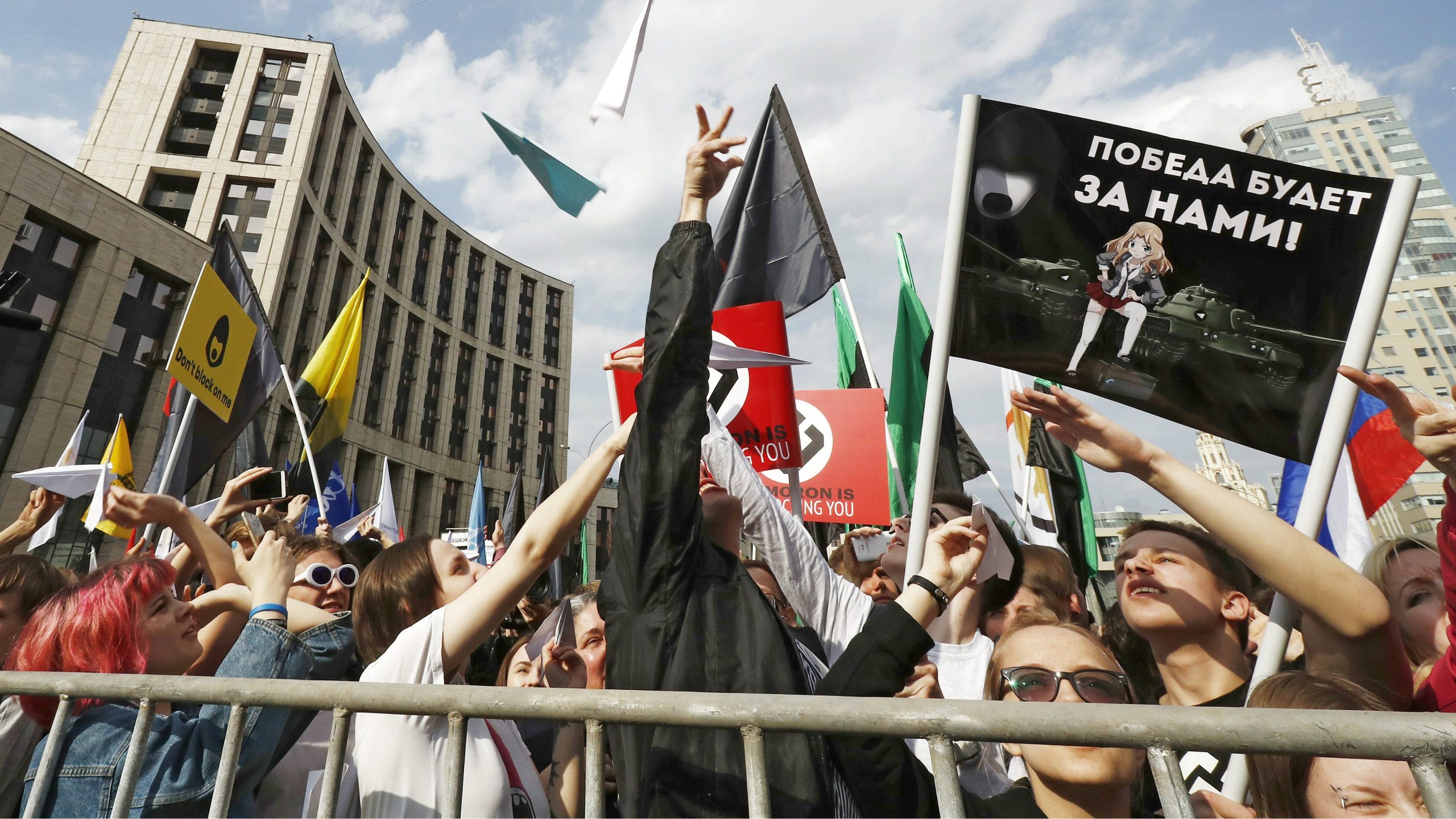 "Dole car": 10.000 na ulicama Moskve zbog interneta 1