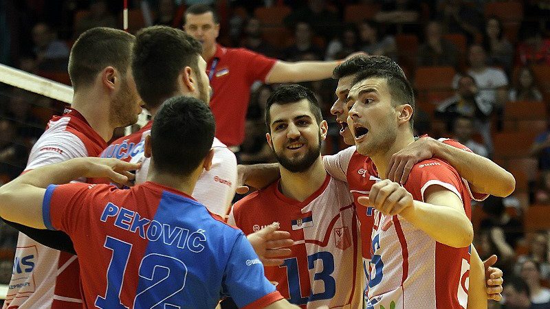 Korak od odbrane titule 1 Korak od odbrane titule 1