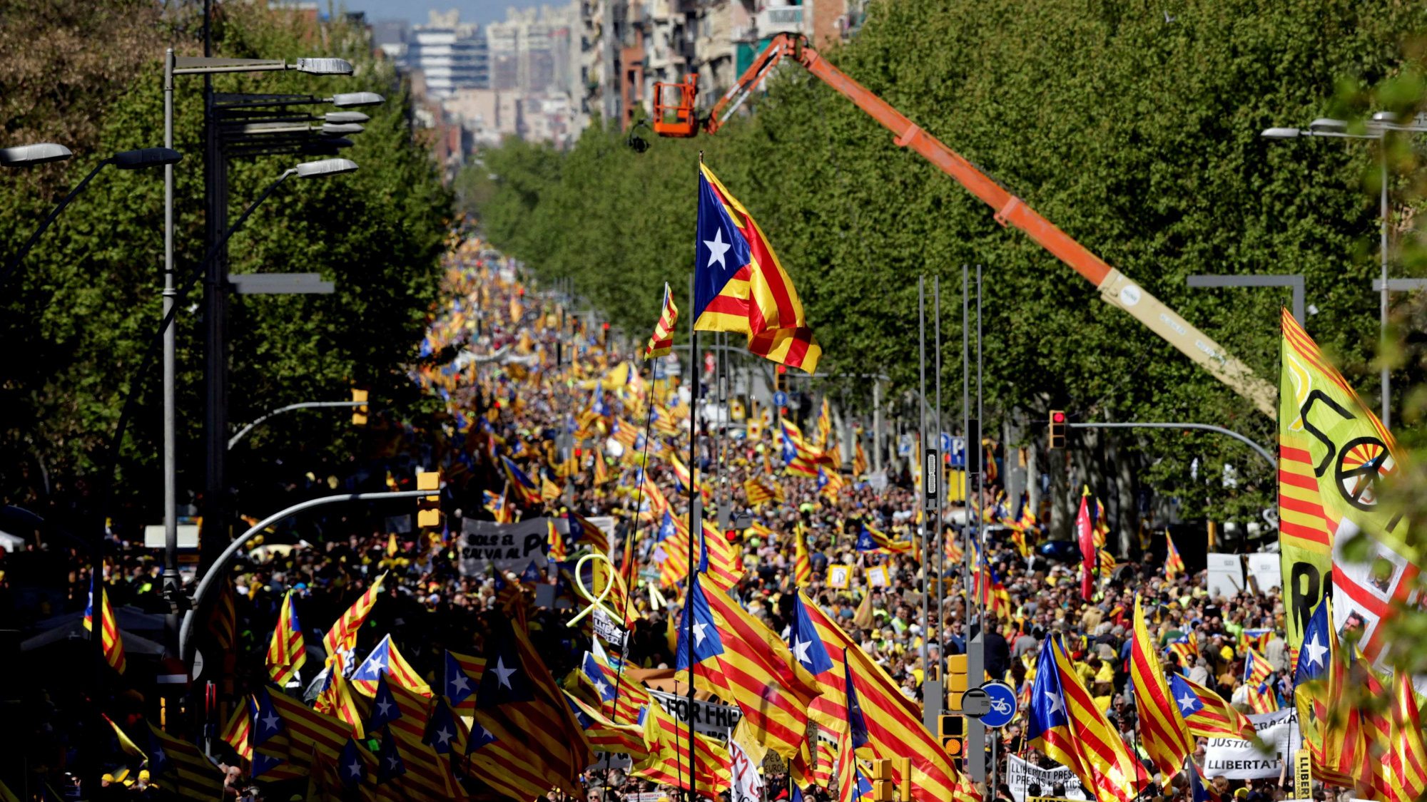Demonstranti u Barseloni zahtevali oslobađanje katalonskih lidera 1