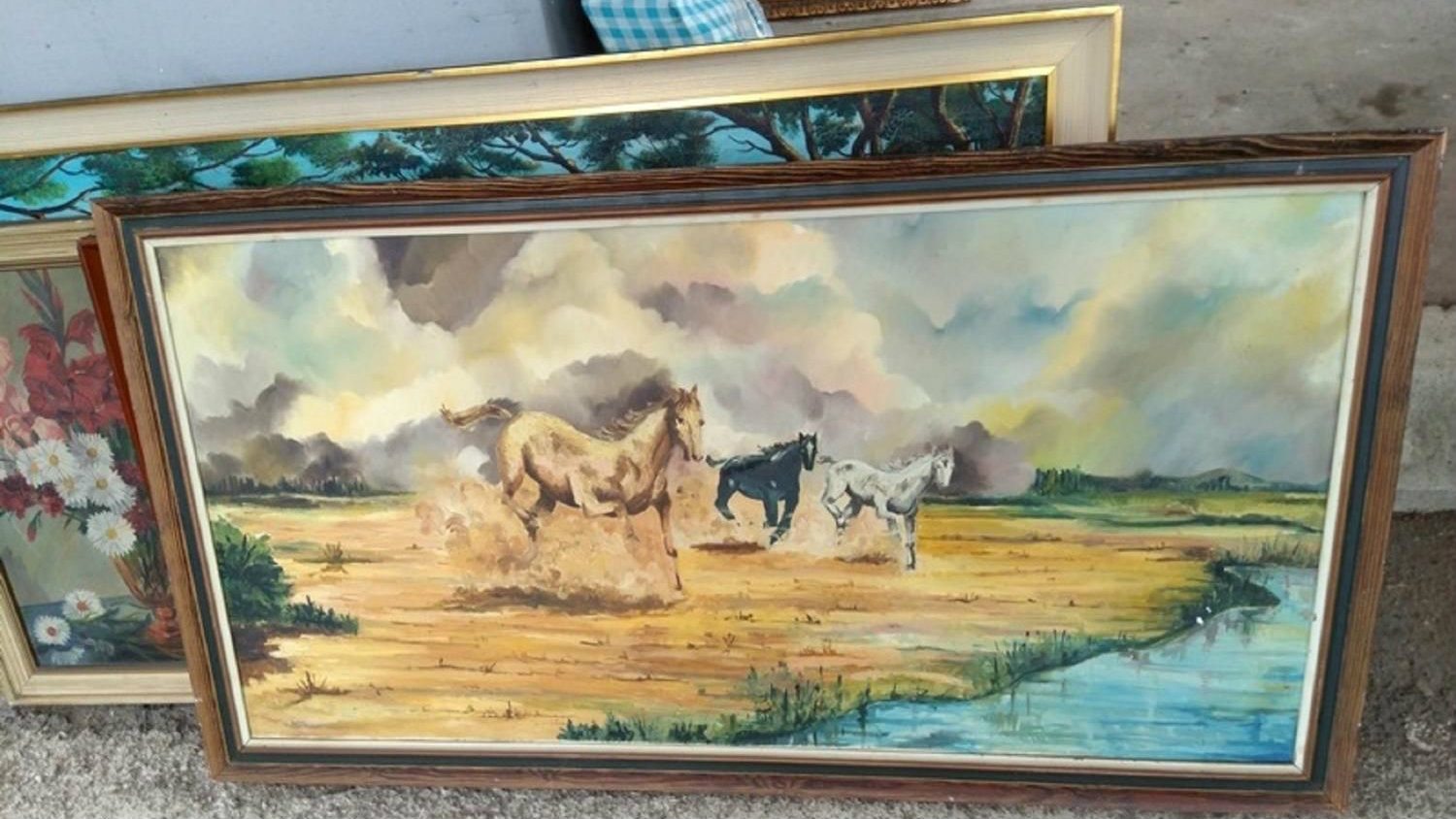 Zaplenjeno 18 umetničkih slika 1