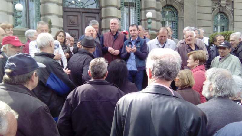 Demonstranti: Vučića bi trebalo da bude sramota 1