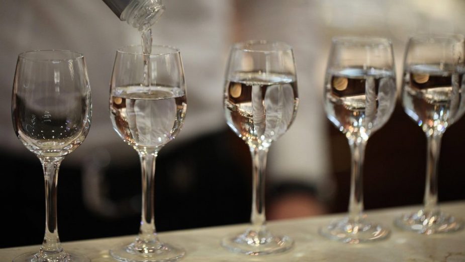 U Indoneziji umrlo 50 osoba od trovanja alkoholom 1