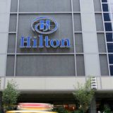 Hilton obustavlja poslovanje u Rusiji, poklanja milion noćenja ukrajinskim izbeglicama 13