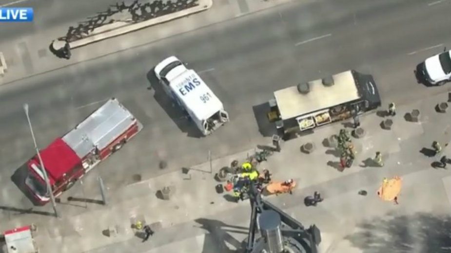 Toronto: Kombi se zaleteo u pešake 1