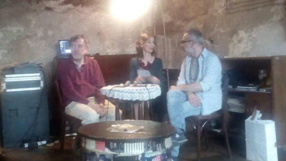 Knjiga iskrenosti ali bez mnogo fakata 1