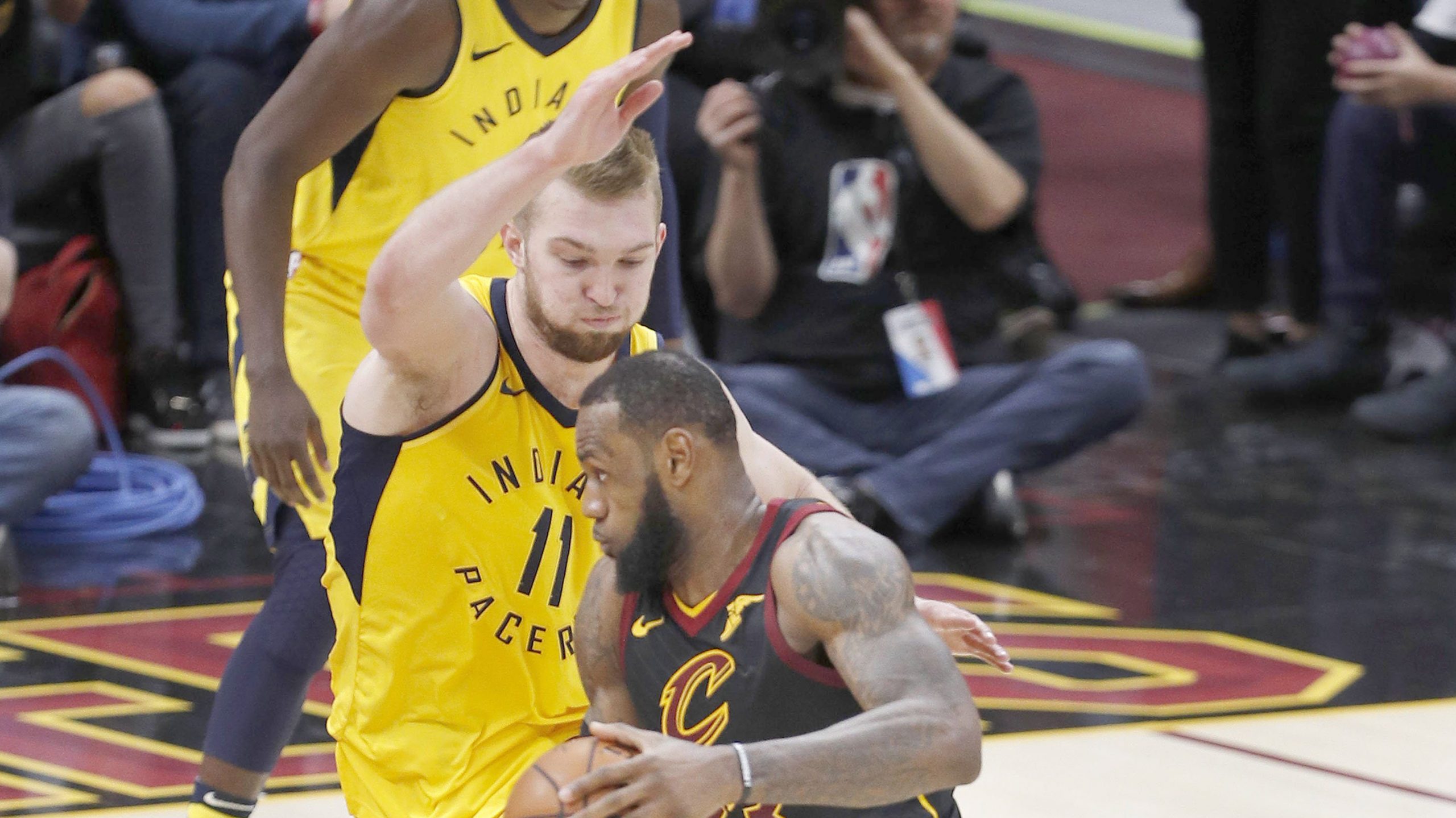 Klivlend poveo 3:2 protiv Indijane, Hjuston eliminisao Minesotu, trijumfi Oklahome i Toronta 1 Klivlend poveo 3:2 protiv Indijane, Hjuston eliminisao Minesotu, trijumfi Oklahome i Toronta 1