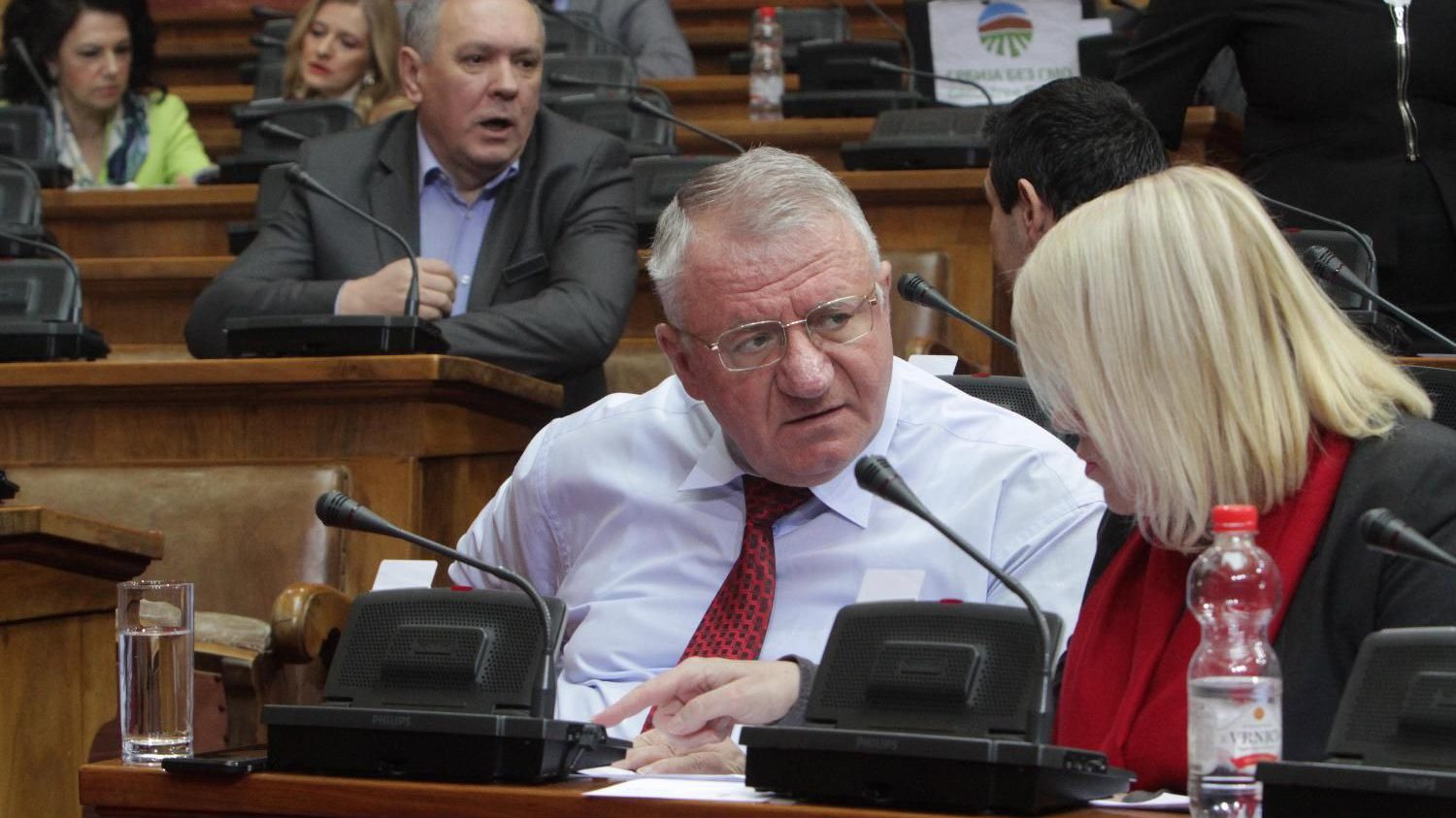 Poslanici Skupštine Srbije različito o zločinu u Srebrenici 1