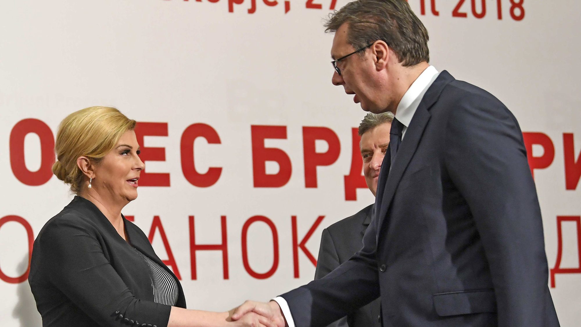 Vučić: Nisam se rukovao sa Tačijem (FOTO) 1