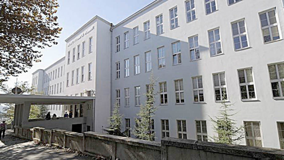 Navodno zaposlio rođake i prijatelje, a dekan tvrdi da je sve čisto 1