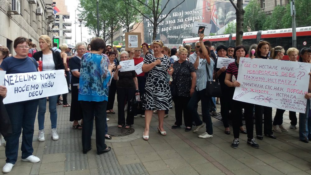 Održan protest protiv nacrta zakona o "nestalim bebama" 1