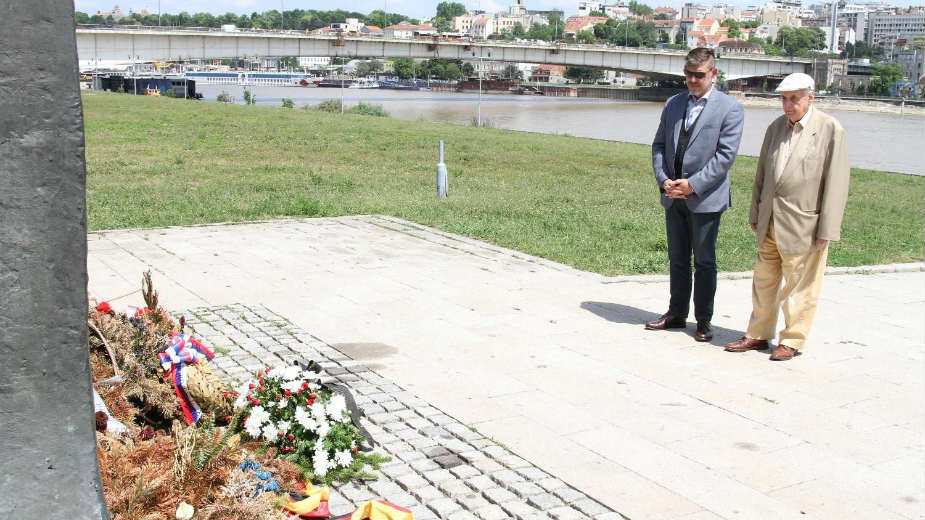 Hes: Ako želite da menjate svet, pođite prvo od sebe 1