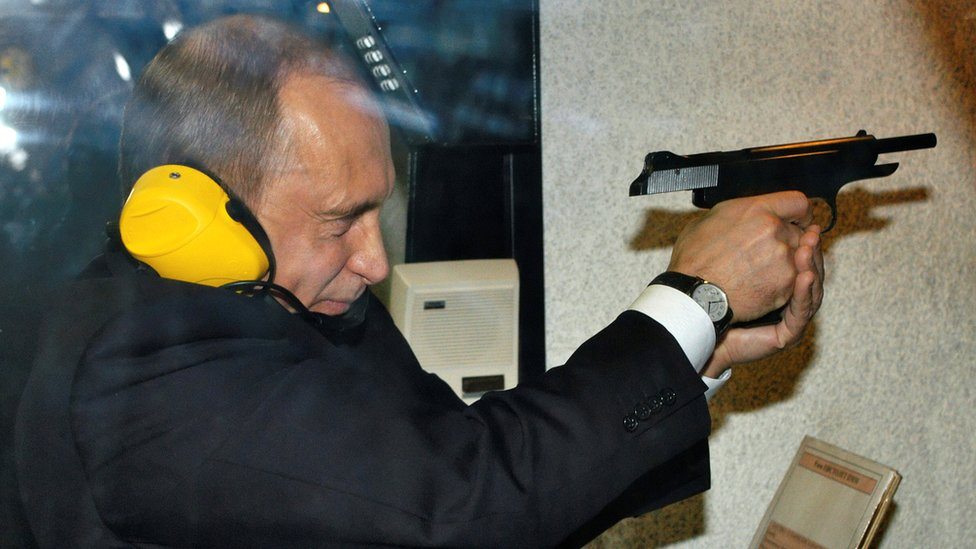 Putin puca iz pištolja, Moskva, 2006.