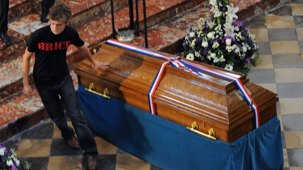 Sahrana Tatona, Tuluz, 6. oktobar 2009.