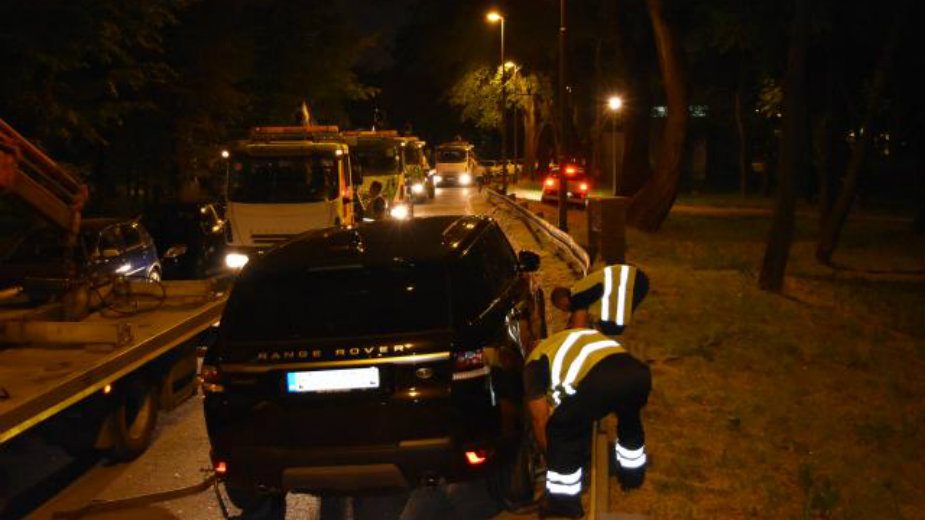 Policija sprovela akciju, odneto 100 nepropisno parkiranih kola 1