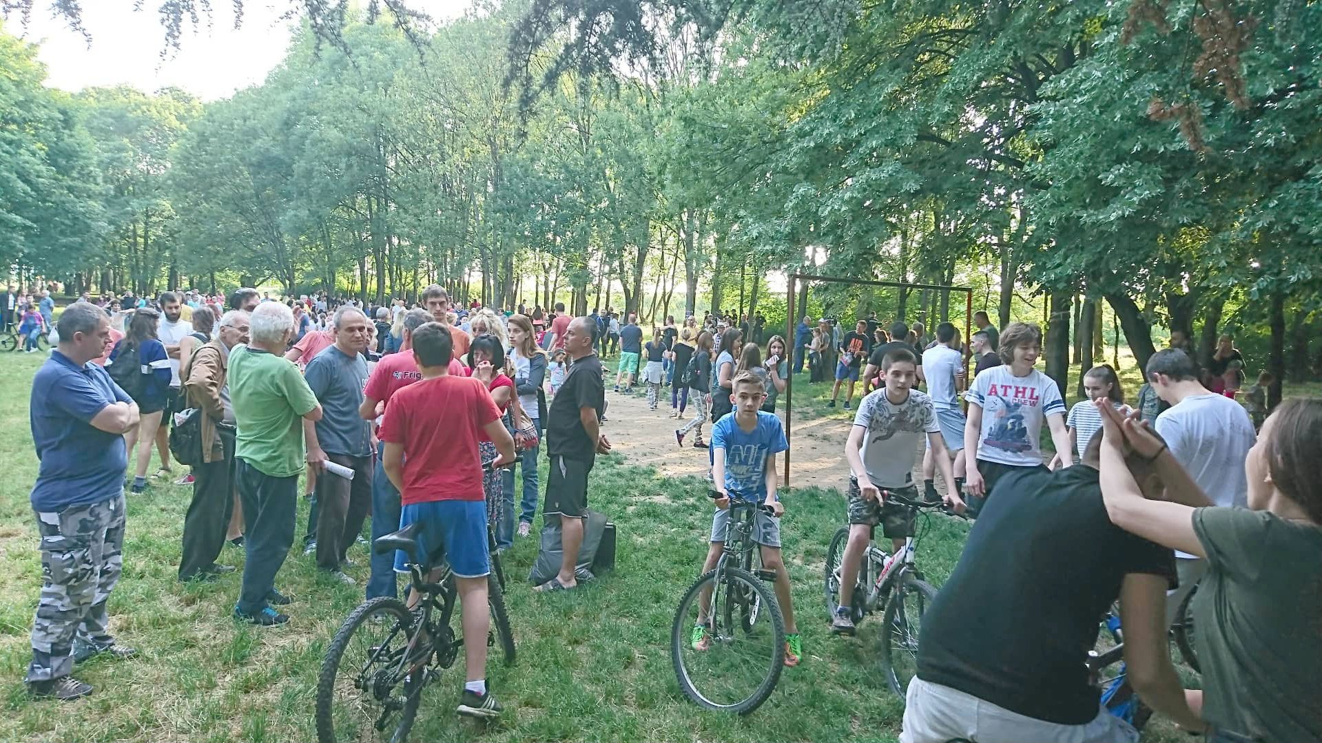 Na Petlovom brdu nastavljaju se protesti protiv seče drveća 1 Na Petlovom brdu nastavljaju se protesti protiv seče drveća 1