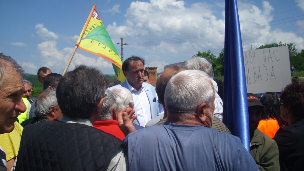 Protest meštana nekoliko sela na Sopotskoj petlji nadomak Pirota 1