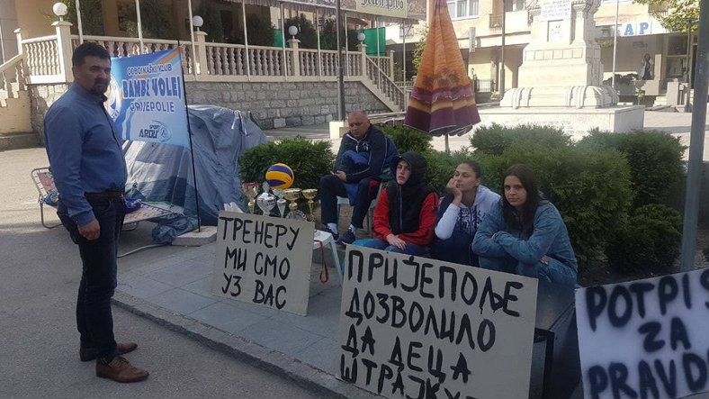 Odbojkašice podržale trenera 1