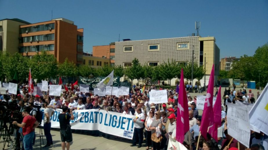 Građani Prištine na Prvi maj traže bolje radne uslove 1