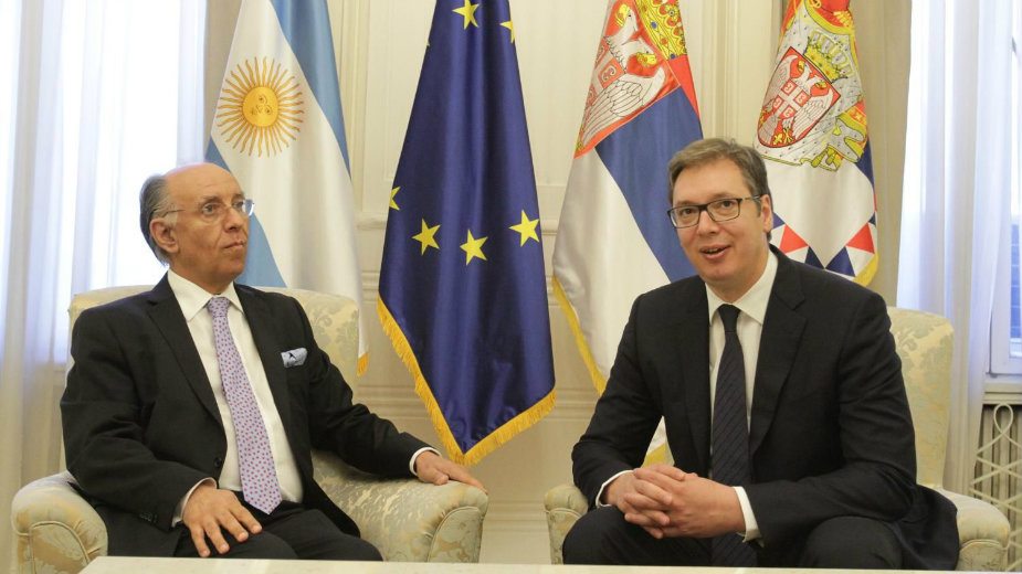 Vučić i Fernandes: Tradicionalno prijateljstvo i razumevanje Srbije i Argentine 1