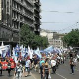 Ministar Đorđević na čelu kolone, dvoje učesnika privedeno (VIDEO) 14