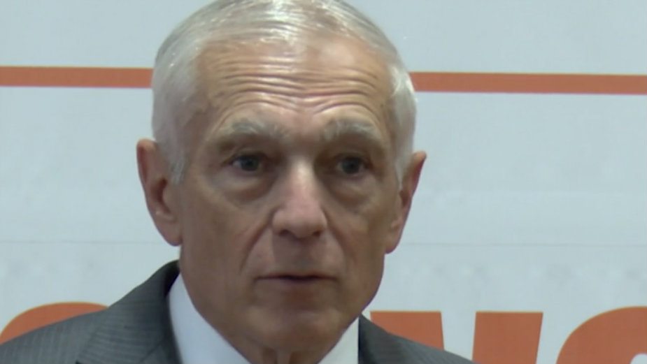 Vesli Klark: Još nije vreme da KFOR napusti Kosovo 1