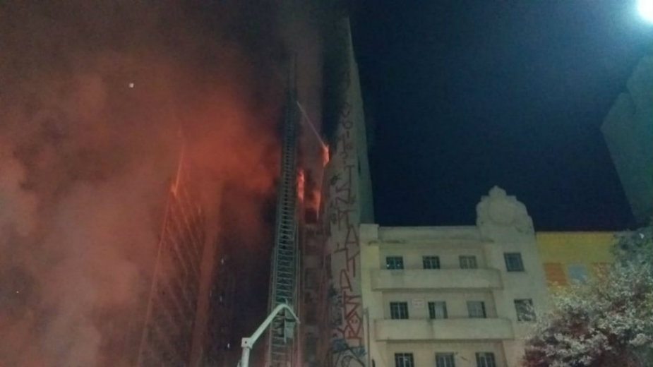 U centru Sao Paula gore zgrade, jedna se urušila 1