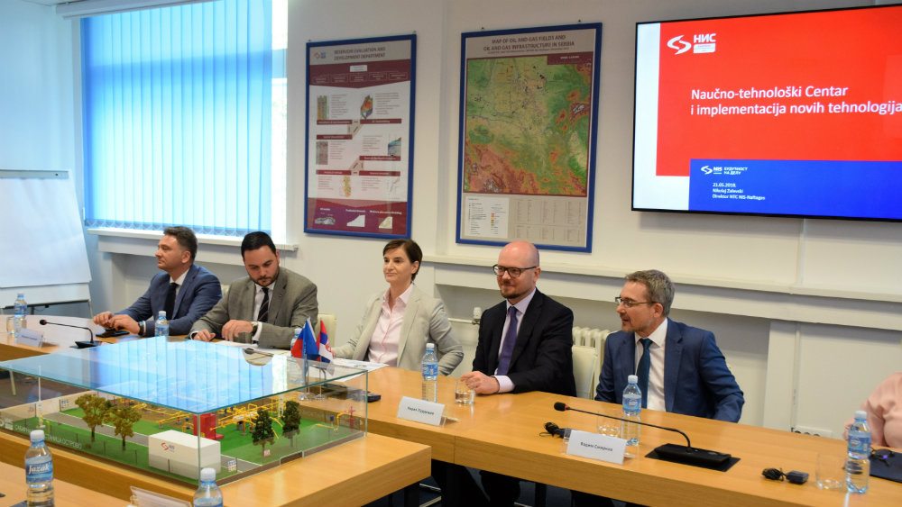 Brnabić posetila Naučno-tehnološki centar NIS 1
