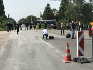 Policija sprečila skup u Hrtkovcima, Šešelj održao govor u Jarku (FOTO, VIDEO) 2