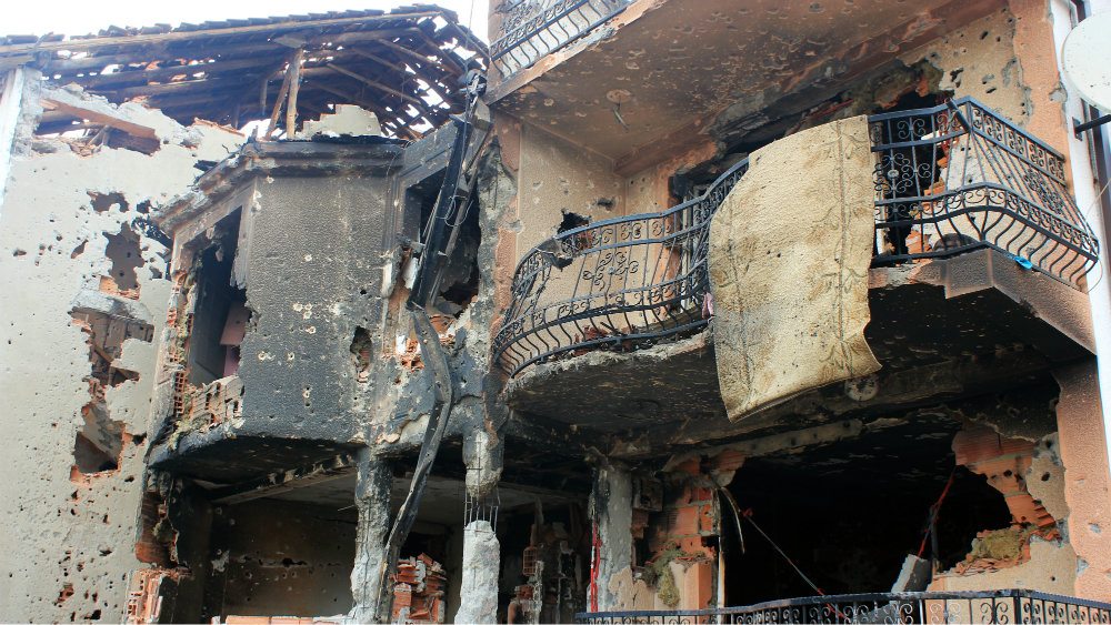 Dimne zavese: makedonski špijunski triler 1