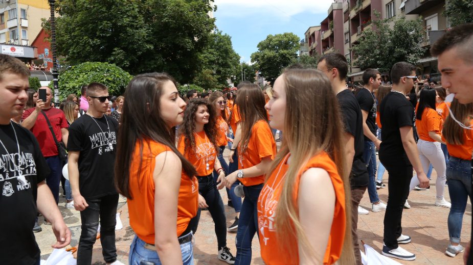 Maturantska parada u Pirotu 1