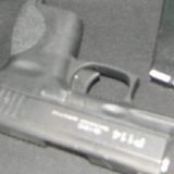 Pištolj zamotan u čarapu, pa skriven u naslonu sedišta  7