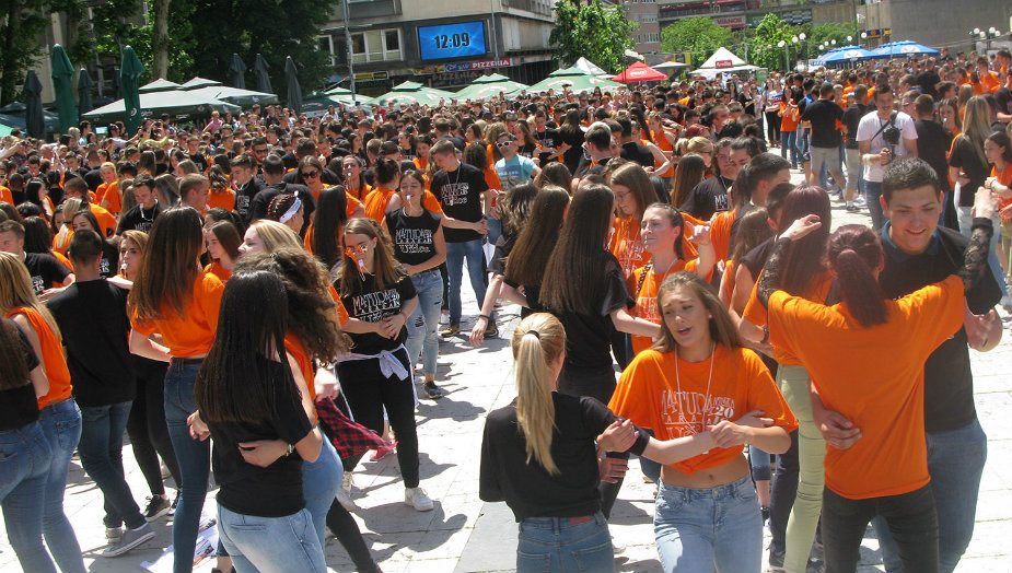 I užički maturanti u „Plesu sa Evropom“ 1