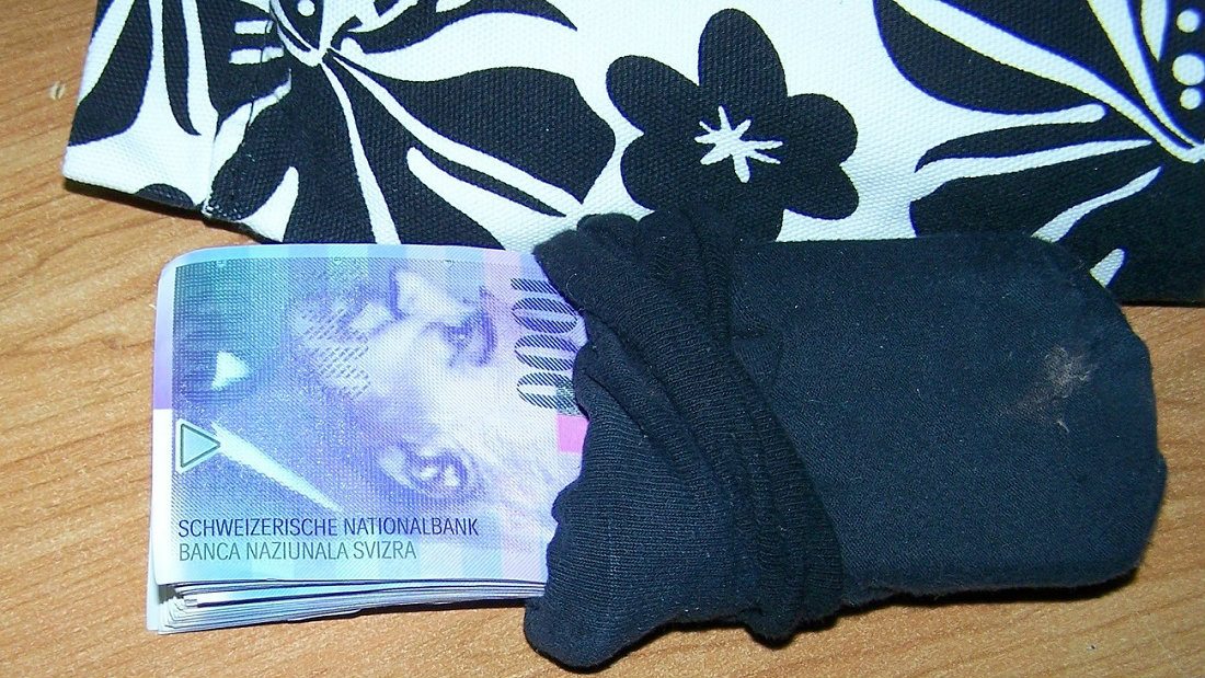 U čarapi ušivenoj u jastuk na Gradini pronašli 117.000 franaka 1
