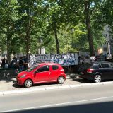 Ispred gradske skupštine protest protiv Đilasa 10