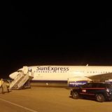 Vanredno sletanje zbog problematičnog putnika 13