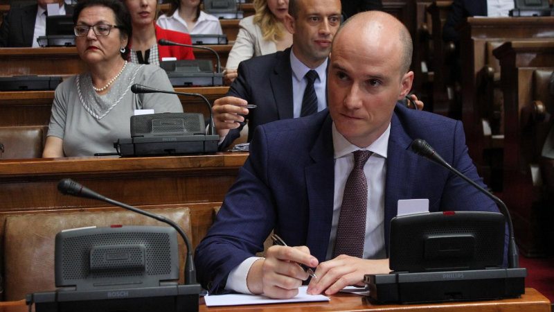 Božović podneo krivičnu prijavu zbog zakazivanja vanredne sednice na zahtev bivših poslanika 1