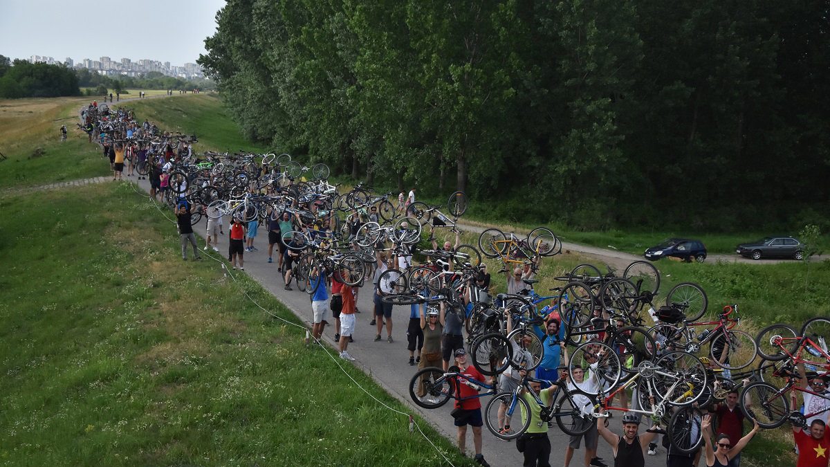 Biciklisti blokirali Savski nasip 1