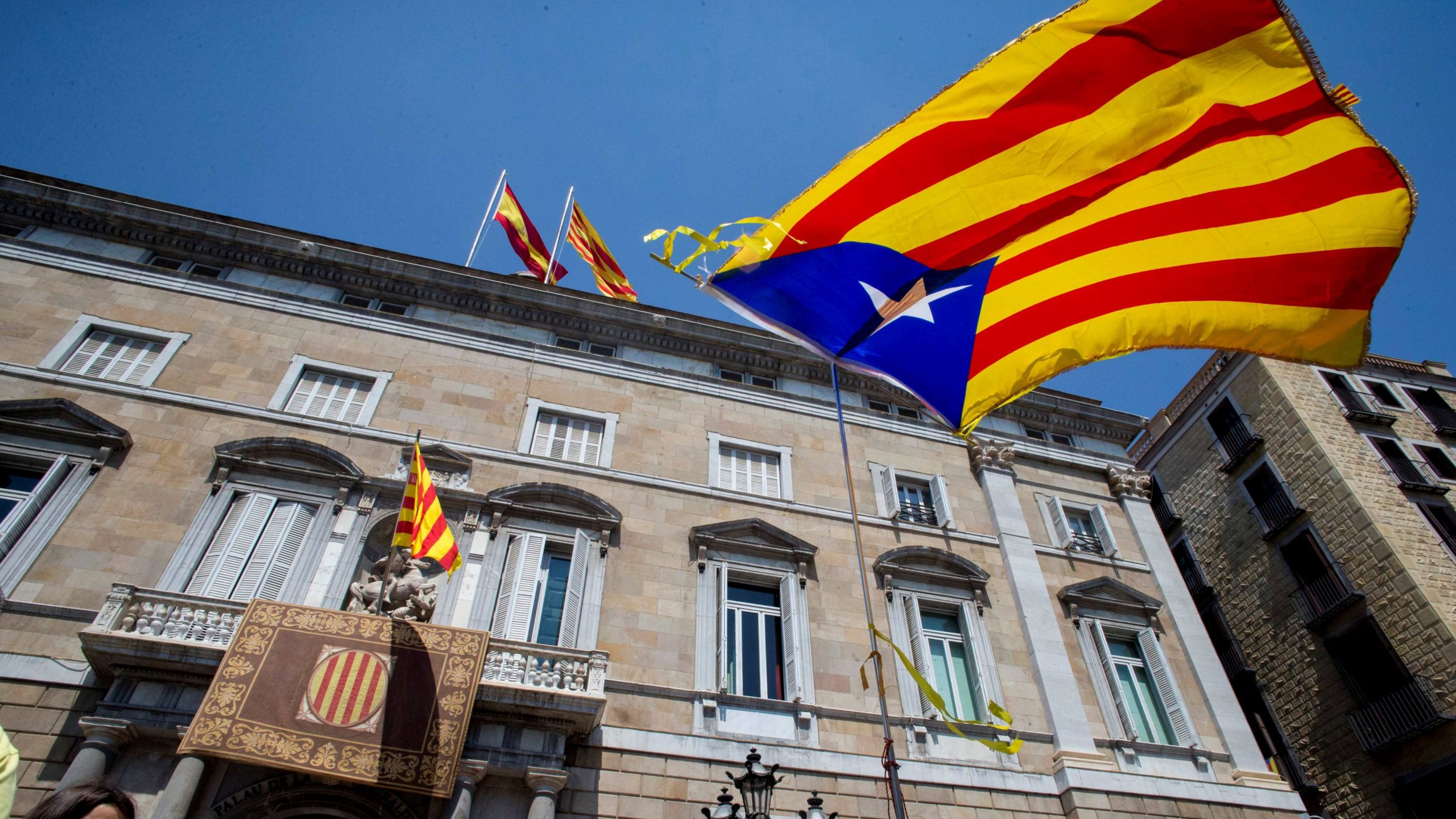 Polaganje zakletve predsednika Katalonije bez španskih vlasti 1
