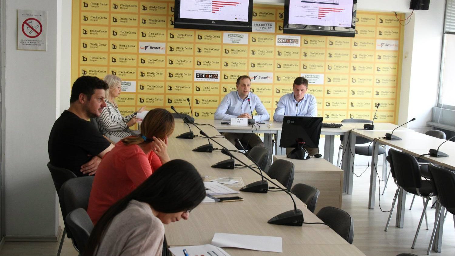 Na vanredne parlamentarne izbore izašlo bi 44 odsto 1