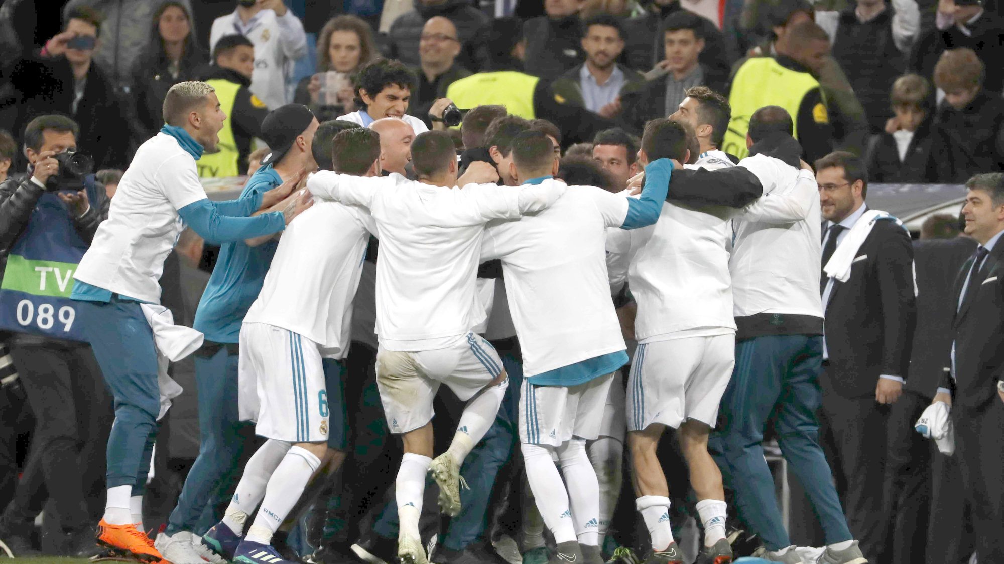 Zidan u istoriju, Hajnkes u penziju 1 Zidan u istoriju, Hajnkes u penziju 1