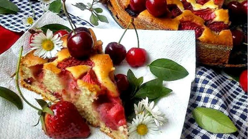 Recept nedelje: Kolač sa jagodama i trešnjama 1