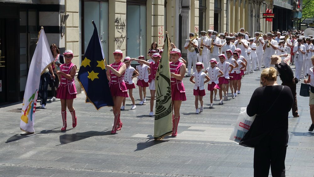 Gradska muzika Budve prodefilovala Knez Mihailovom 1 Gradska muzika Budve prodefilovala Knez Mihailovom 1